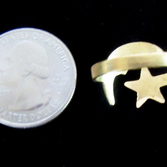 Crescent moon & star gold tone adjustable ring 7 - Picture 10 of 11